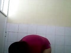 Amateur Pakistani couple on date in Karachi called Safari park caught on mobile cam by passer by