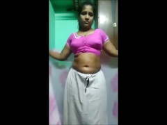 Tamil Hot saree girl nude dress change (hot of 2019)